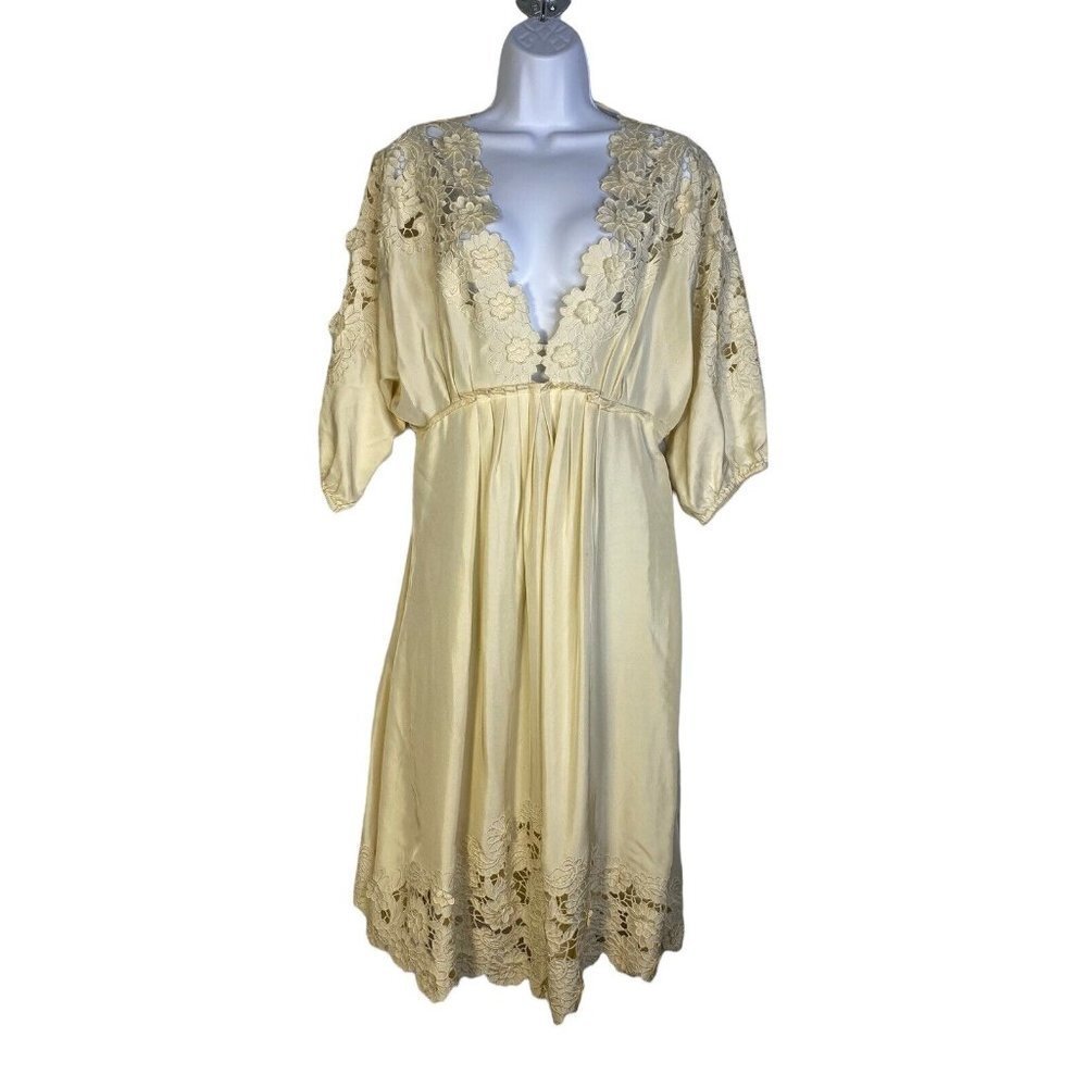 BCBG MaxAzria Woman’s Runway Lace Appliqué Silk Ivory‎ Dress Size M